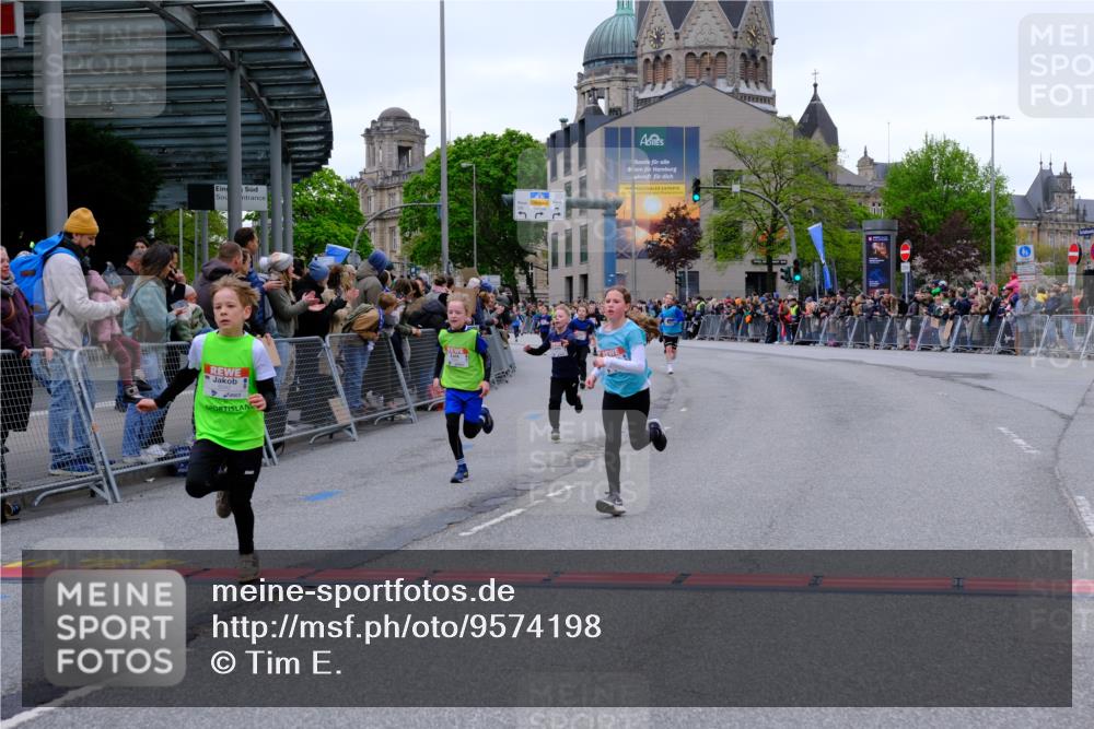 25.04.2026 - Das Zehntel Tim E. http://msf.ph/oto/9574198 25.04.2026 10:49:47 Ziel 5005, 5304, 5444, 5833, 6042, 6044, 6075, 6210, 6248, 7259, 7409, 7635 meine-sportfotos.de