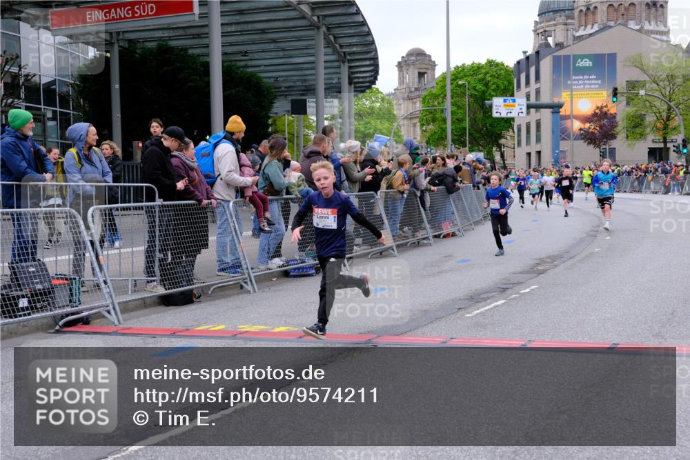 25.04.2026 - Das Zehntel Tim E. http://msf.ph/oto/9574211 25.04.2026 10:49:50 Ziel 5101, 5304, 5444, 5833, 6042, 6044, 6075, 6210, 6248, 6332, 7259, 7409, 7635, 8032, 8051 meine-sportfotos.de