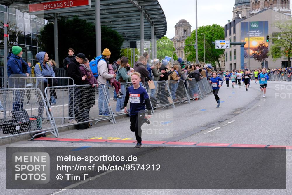 25.04.2026 - Das Zehntel Tim E. http://msf.ph/oto/9574212 25.04.2026 10:49:50 Ziel 5101, 5304, 5444, 5833, 6042, 6044, 6075, 6210, 6248, 6332, 7259, 7409, 7635, 8032, 8051 meine-sportfotos.de