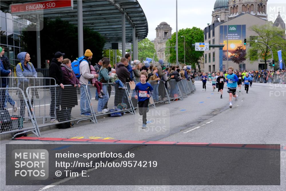 25.04.2026 - Das Zehntel Tim E. http://msf.ph/oto/9574219 25.04.2026 10:49:51 Ziel 5101, 5304, 5444, 5833, 6042, 6043, 6044, 6210, 6248, 6332, 6684, 7259, 7635, 7695, 8032, 8040, 8051 meine-sportfotos.de