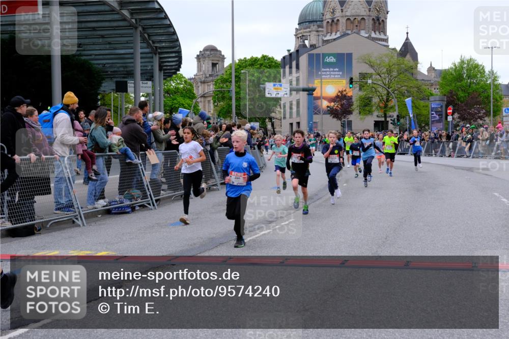 25.04.2026 - Das Zehntel Tim E. http://msf.ph/oto/9574240 25.04.2026 10:49:55 Ziel 5101, 5444, 5587, 5833, 6043, 6210, 6332, 6349, 6414, 6684, 7257, 7688, 7695, 8032, 8040, 8051 meine-sportfotos.de