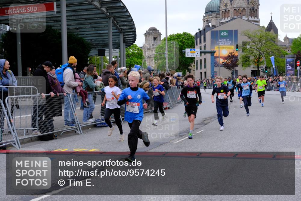 25.04.2026 - Das Zehntel Tim E. http://msf.ph/oto/9574245 25.04.2026 10:49:56 Ziel 5101, 5444, 5587, 5833, 6043, 6332, 6349, 6414, 6684, 7257, 7260, 7688, 7695, 8032, 8040, 8051 meine-sportfotos.de