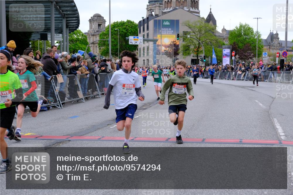 25.04.2026 - Das Zehntel Tim E. http://msf.ph/oto/9574294 25.04.2026 10:50:04 Ziel 5391, 5587, 6059, 6066, 6119, 6349, 6414, 6710, 7257, 7260, 7393, 7582, 7688, 7929, 7951, 8037, 8054 meine-sportfotos.de