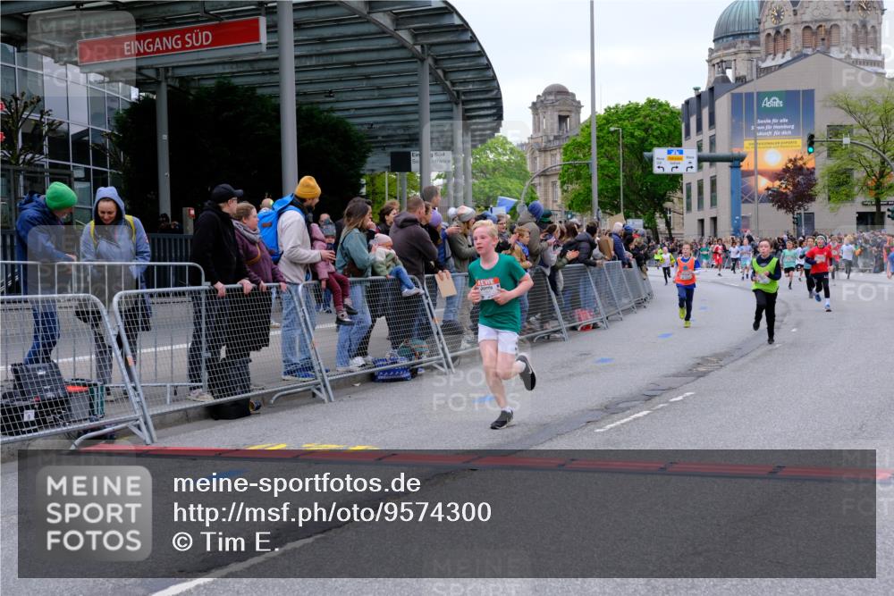 25.04.2026 - Das Zehntel Tim E. http://msf.ph/oto/9574300 25.04.2026 10:50:06 Ziel 5391, 6059, 6066, 6119, 6141, 6414, 6710, 7260, 7393, 7501, 7582, 7688, 7929, 7951, 8037, 8054 meine-sportfotos.de