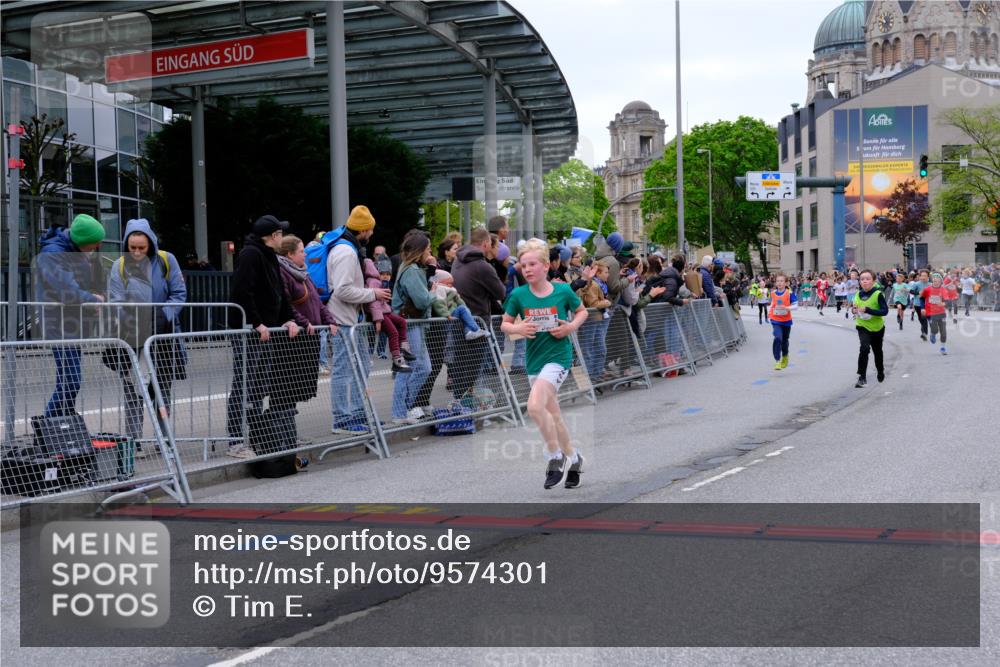 25.04.2026 - Das Zehntel Tim E. http://msf.ph/oto/9574301 25.04.2026 10:50:06 Ziel 5391, 6059, 6066, 6119, 6141, 6414, 6710, 7260, 7393, 7501, 7582, 7688, 7929, 7951, 8037, 8054 meine-sportfotos.de