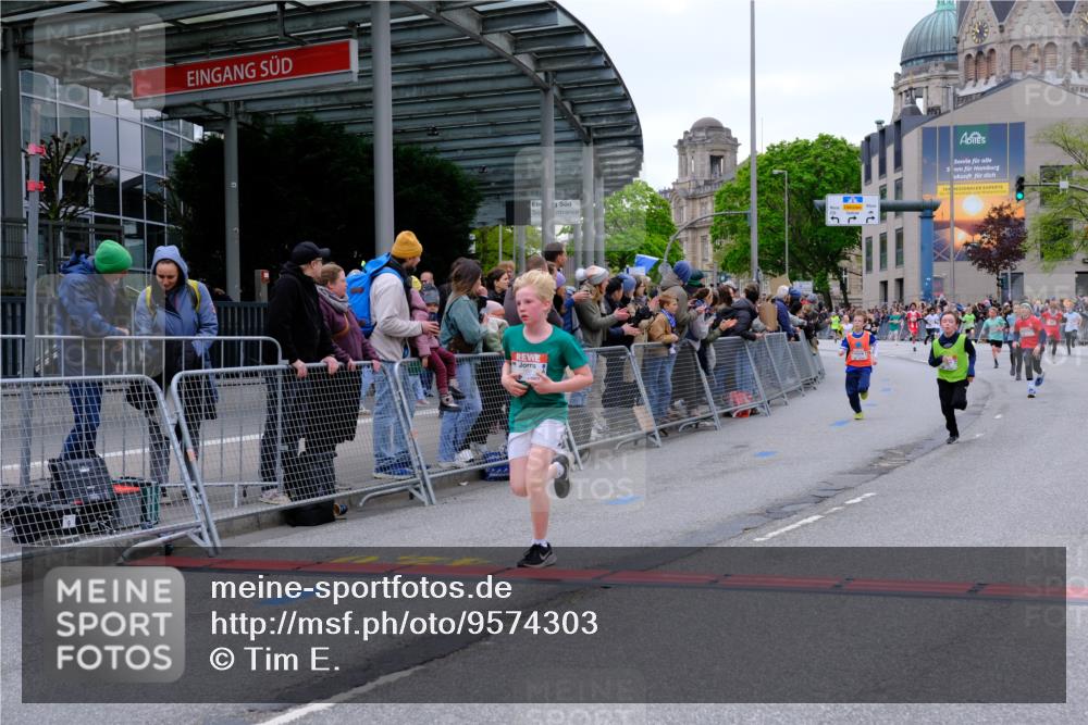 25.04.2026 - Das Zehntel Tim E. http://msf.ph/oto/9574303 25.04.2026 10:50:06 Ziel 5391, 6059, 6066, 6119, 6141, 6414, 6710, 7260, 7393, 7501, 7582, 7688, 7929, 7951, 8037, 8054 meine-sportfotos.de