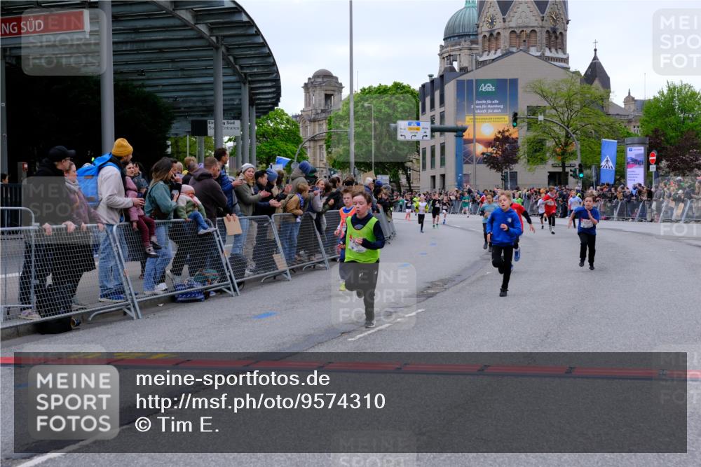 25.04.2026 - Das Zehntel Tim E. http://msf.ph/oto/9574310 25.04.2026 10:50:08 Ziel 5391, 6000, 6059, 6066, 6119, 6141, 6510, 6533, 6710, 7260, 7393, 7501, 7582, 7929, 7951, 8037, 8054 meine-sportfotos.de