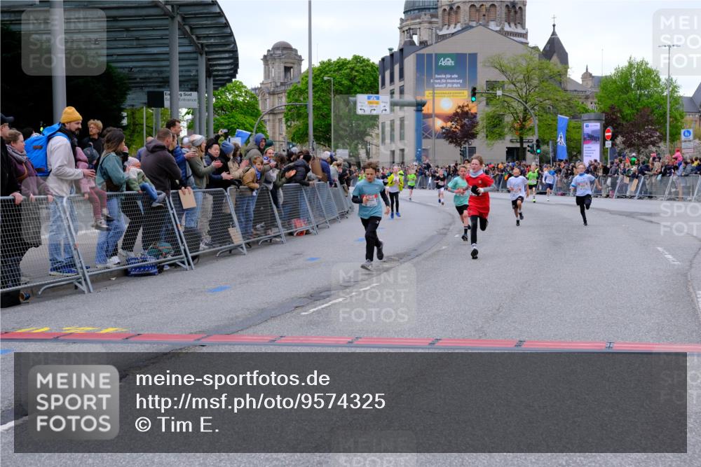 25.04.2026 - Das Zehntel Tim E. http://msf.ph/oto/9574325 25.04.2026 10:50:11 Ziel 5036, 5391, 6000, 6059, 6066, 6119, 6141, 6410, 6510, 6525, 6533, 6555, 7393, 7501, 7582, 7951 meine-sportfotos.de