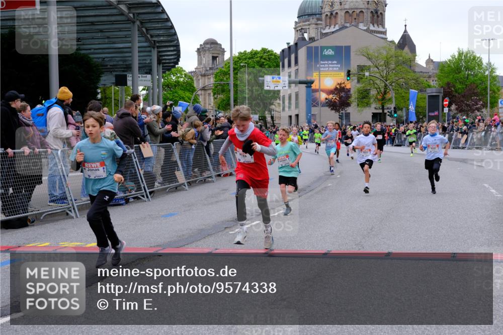 25.04.2026 - Das Zehntel Tim E. http://msf.ph/oto/9574338 25.04.2026 10:50:12 Ziel 5036, 5391, 5482, 6000, 6059, 6066, 6119, 6141, 6410, 6510, 6525, 6533, 6555, 7393, 7501, 7582, 7704, 7951 meine-sportfotos.de