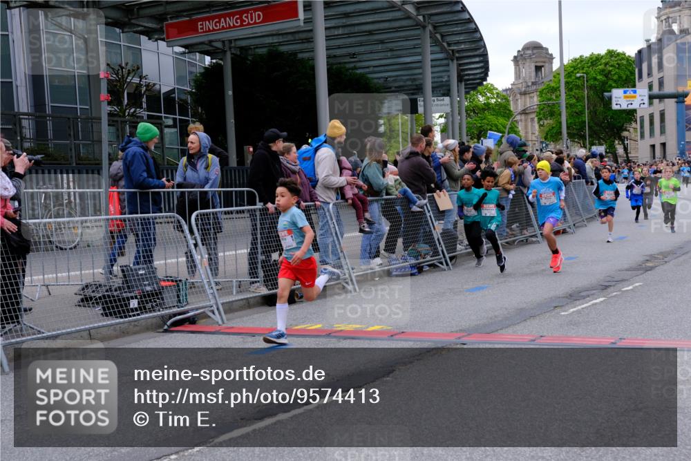 25.04.2026 - Das Zehntel Tim E. http://msf.ph/oto/9574413 25.04.2026 10:50:28 Ziel 5110, 5287, 5298, 5422, 5457, 5458, 5736, 5743, 5811, 5869, 5885, 6099, 6496, 6717, 6919, 7104, 7198, 7199, 7201, 7391, 7546, 7725, 7928, 7955, 7968 meine-sportfotos.de