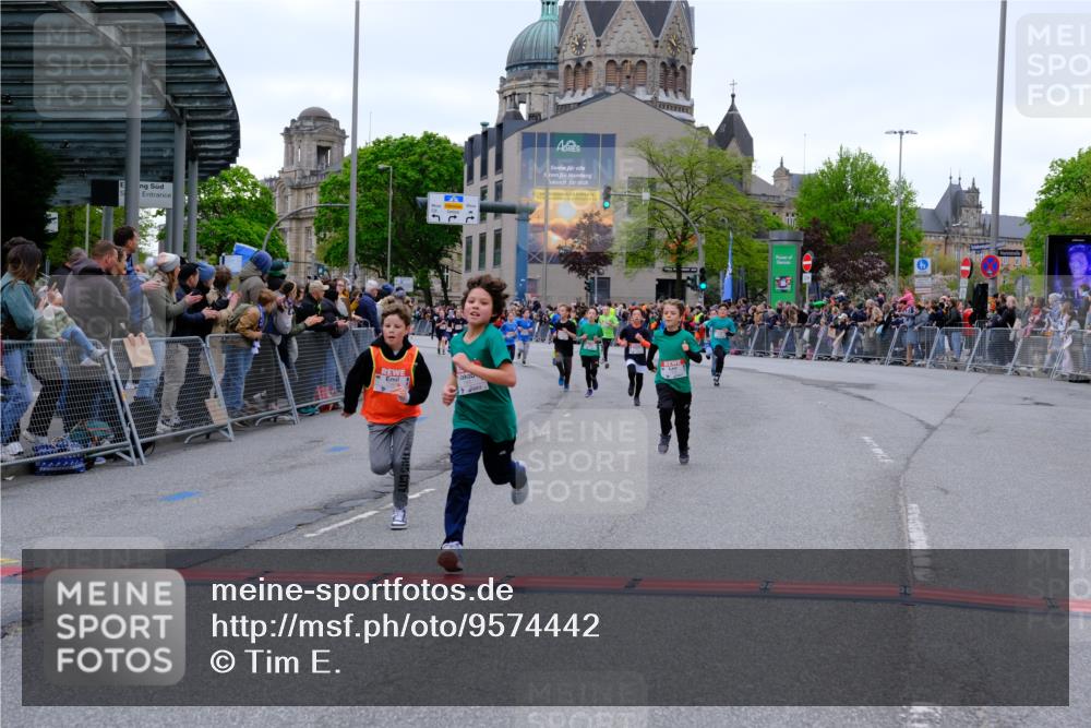 25.04.2026 - Das Zehntel Tim E. http://msf.ph/oto/9574442 25.04.2026 10:50:32 Ziel 5422, 5457, 5458, 5580, 5743, 5811, 5869, 5885, 5924, 6039, 6099, 6496, 6508, 6919, 6993, 7104, 7198, 7199, 7201, 7391, 7546, 7725, 7955, 7968 meine-sportfotos.de