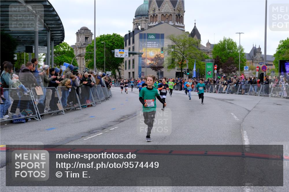 25.04.2026 - Das Zehntel Tim E. http://msf.ph/oto/9574449 25.04.2026 10:50:34 Ziel 5422, 5457, 5458, 5580, 5743, 5811, 5869, 5885, 5924, 6039, 6336, 6496, 6508, 6919, 6993, 7104, 7198, 7199, 7201, 7337, 7391, 7546, 7725, 7955, 7968 meine-sportfotos.de
