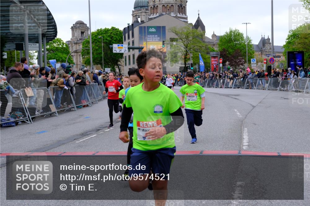25.04.2026 - Das Zehntel Tim E. http://msf.ph/oto/9574521 25.04.2026 10:50:45 Ziel 5273, 5276, 5281, 5481, 5566, 5572, 5728, 5752, 5834, 6151, 6336, 6343, 6353, 6890, 6907, 6910, 6966, 6967, 7337 meine-sportfotos.de