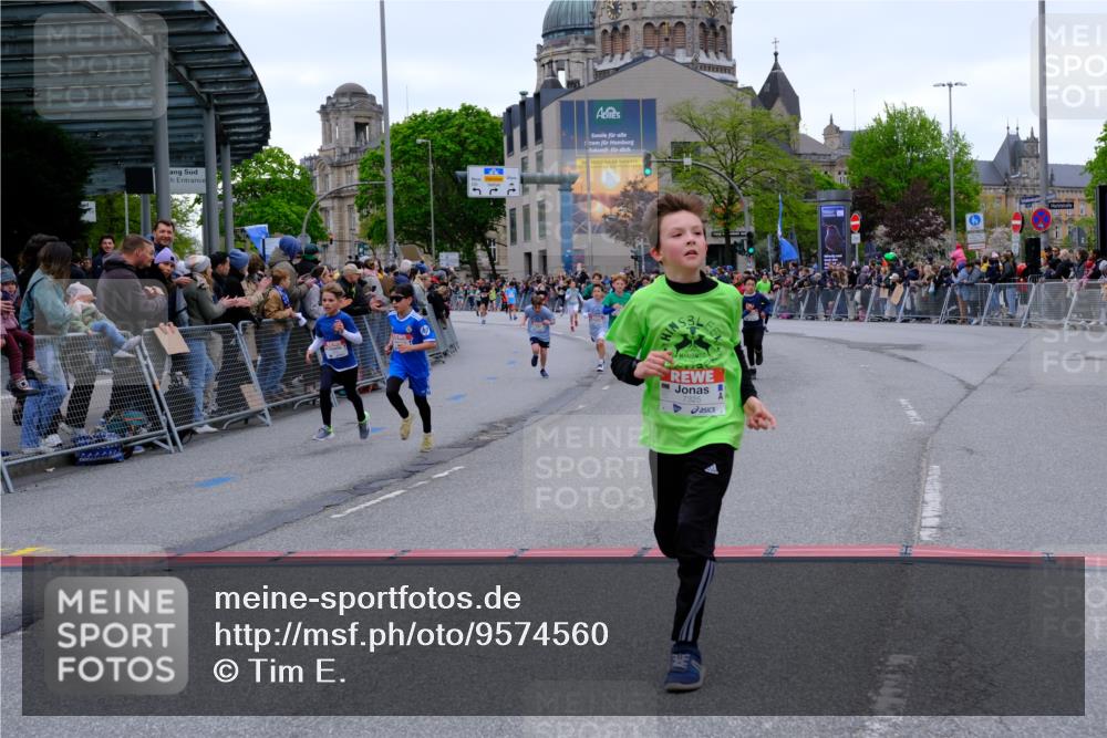 25.04.2026 - Das Zehntel Tim E. http://msf.ph/oto/9574560 25.04.2026 10:50:55 Ziel 5414, 5435, 6040, 6052, 6117, 6208, 6420, 6425, 6531, 6966, 6967, 7145, 7325, 7914, 7935, 7953, 8060, 8061 meine-sportfotos.de