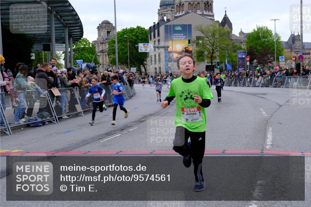 25.04.2026 - Das Zehntel Tim E. http://msf.ph/oto/9574561 25.04.2026 10:50:55 Ziel 5414, 5435, 6040, 6052, 6117, 6208, 6420, 6425, 6531, 6966, 6967, 7145, 7325, 7914, 7935, 7953, 8060, 8061 meine-sportfotos.de