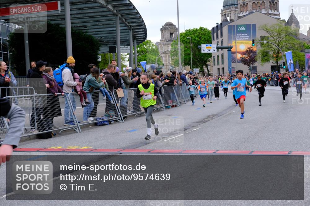 25.04.2026 - Das Zehntel Tim E. http://msf.ph/oto/9574639 25.04.2026 10:51:12 Ziel 5500, 5517, 5518, 5586, 5753, 5761, 6020, 6055, 6068, 6077, 6083, 6097, 6124, 6156, 6712, 6721, 6764, 6917, 6936, 6942, 6951, 6957, 7182, 7545, 7857, 7880, 7913, 7952, 7973 meine-sportfotos.de