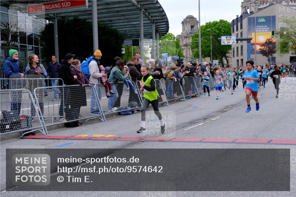 25.04.2026 - Das Zehntel Tim E. http://msf.ph/oto/9574642 25.04.2026 10:51:12 Ziel 5500, 5517, 5518, 5586, 5753, 5761, 6020, 6055, 6068, 6077, 6083, 6097, 6124, 6156, 6712, 6721, 6764, 6917, 6936, 6942, 6951, 6957, 7182, 7545, 7857, 7880, 7913, 7952, 7973 meine-sportfotos.de