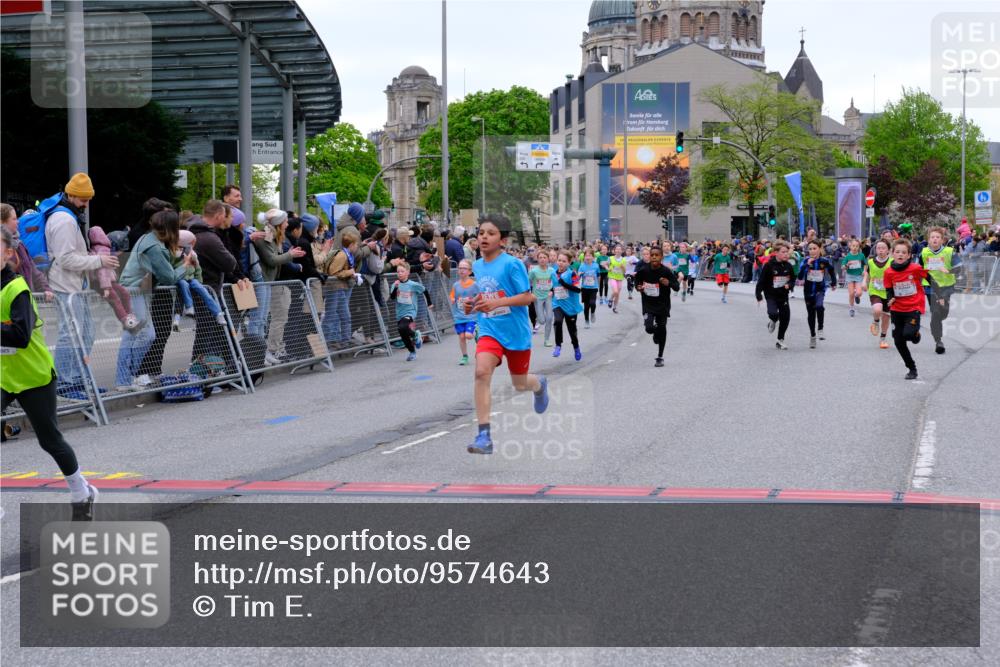 25.04.2026 - Das Zehntel Tim E. http://msf.ph/oto/9574643 25.04.2026 10:51:13 Ziel 5120, 5415, 5500, 5517, 5518, 5586, 5753, 5761, 6020, 6055, 6068, 6077, 6083, 6097, 6124, 6156, 6687, 6712, 6721, 6917, 6936, 6942, 6951, 6957, 7182, 7545, 7857, 7880, 7910, 7913, 7952, 7973 meine-sportfotos.de