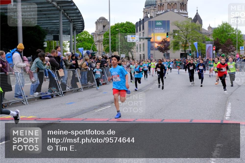 25.04.2026 - Das Zehntel Tim E. http://msf.ph/oto/9574644 25.04.2026 10:51:13 Ziel 5120, 5415, 5500, 5517, 5518, 5586, 5753, 5761, 6020, 6055, 6068, 6077, 6083, 6097, 6124, 6156, 6687, 6712, 6721, 6917, 6936, 6942, 6951, 6957, 7182, 7545, 7857, 7880, 7910, 7913, 7952, 7973 meine-sportfotos.de