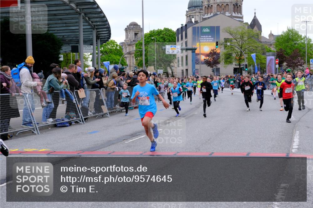 25.04.2026 - Das Zehntel Tim E. http://msf.ph/oto/9574645 25.04.2026 10:51:13 Ziel 5120, 5415, 5500, 5517, 5518, 5586, 5753, 5761, 6020, 6055, 6068, 6077, 6083, 6097, 6124, 6156, 6687, 6712, 6721, 6917, 6936, 6942, 6951, 6957, 7182, 7545, 7857, 7880, 7910, 7913, 7952, 7973 meine-sportfotos.de