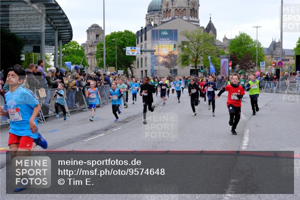 25.04.2026 - Das Zehntel Tim E. http://msf.ph/oto/9574648 25.04.2026 10:51:14 Ziel 5120, 5415, 5500, 5517, 5518, 5550, 5586, 5753, 5761, 6020, 6055, 6068, 6077, 6083, 6097, 6124, 6156, 6687, 6712, 6721, 6917, 6936, 6942, 6951, 6957, 7182, 7545, 7857, 7880, 7910, 7911, 7913, 7952, 7973 meine-sportfotos.de