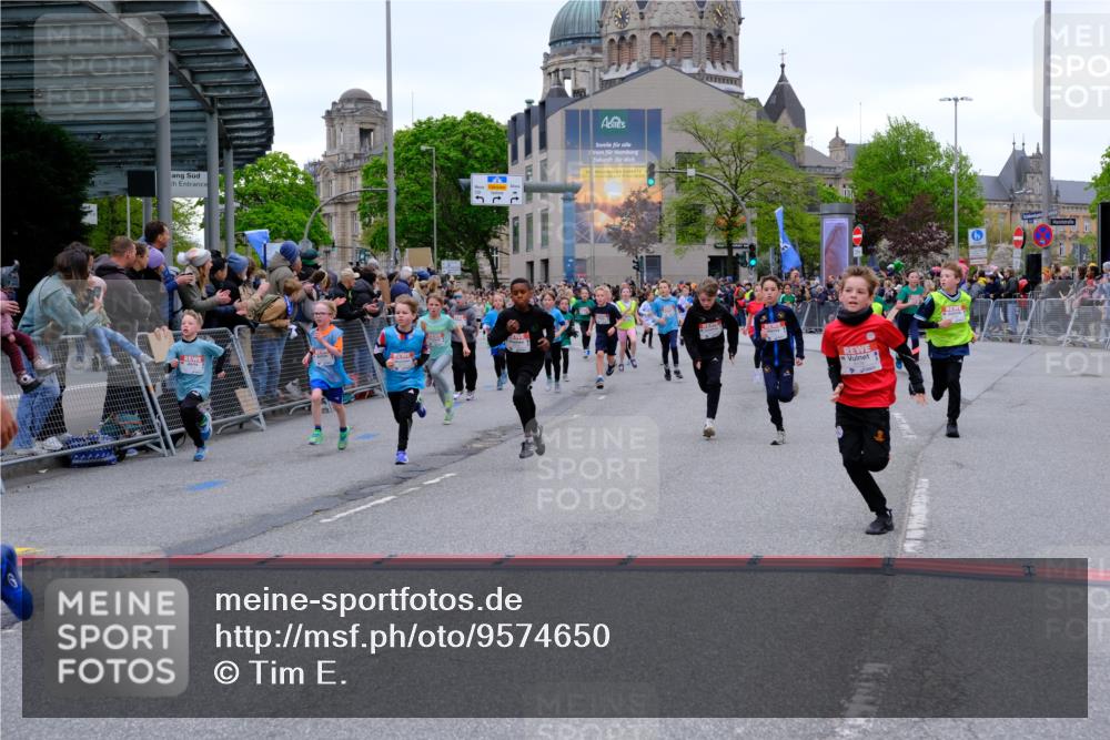 25.04.2026 - Das Zehntel Tim E. http://msf.ph/oto/9574650 25.04.2026 10:51:14 Ziel 5120, 5415, 5500, 5517, 5518, 5550, 5586, 5753, 5761, 6020, 6055, 6068, 6077, 6083, 6097, 6124, 6156, 6687, 6712, 6721, 6917, 6936, 6942, 6951, 6957, 7182, 7545, 7857, 7880, 7910, 7911, 7913, 7952, 7973 meine-sportfotos.de