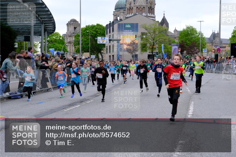 25.04.2026 - Das Zehntel Tim E. http://msf.ph/oto/9574652 25.04.2026 10:51:14 Ziel 5120, 5415, 5500, 5517, 5518, 5550, 5586, 5753, 5761, 6020, 6055, 6068, 6077, 6083, 6097, 6124, 6156, 6687, 6712, 6721, 6917, 6936, 6942, 6951, 6957, 7182, 7545, 7857, 7880, 7910, 7911, 7913, 7952, 7973 meine-sportfotos.de