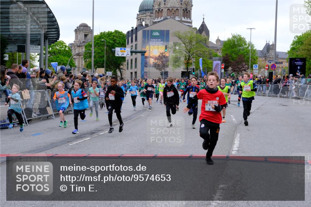 25.04.2026 - Das Zehntel Tim E. http://msf.ph/oto/9574653 25.04.2026 10:51:14 Ziel 5120, 5415, 5500, 5517, 5518, 5550, 5586, 5753, 5761, 6020, 6055, 6068, 6077, 6083, 6097, 6124, 6156, 6687, 6712, 6721, 6917, 6936, 6942, 6951, 6957, 7182, 7545, 7857, 7880, 7910, 7911, 7913, 7952, 7973 meine-sportfotos.de