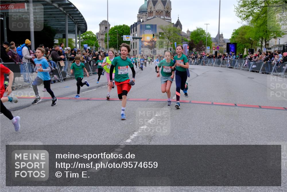 25.04.2026 - Das Zehntel Tim E. http://msf.ph/oto/9574659 25.04.2026 10:51:18 Ziel 5120, 5415, 5518, 5550, 5753, 5761, 6055, 6068, 6077, 6083, 6097, 6124, 6156, 6350, 6687, 6712, 6721, 6917, 6936, 6942, 6951, 6957, 7182, 7321, 7545, 7723, 7729, 7857, 7880, 7910, 7911, 7913, 7952, 7973, 8023, 8039 meine-sportfotos.de
