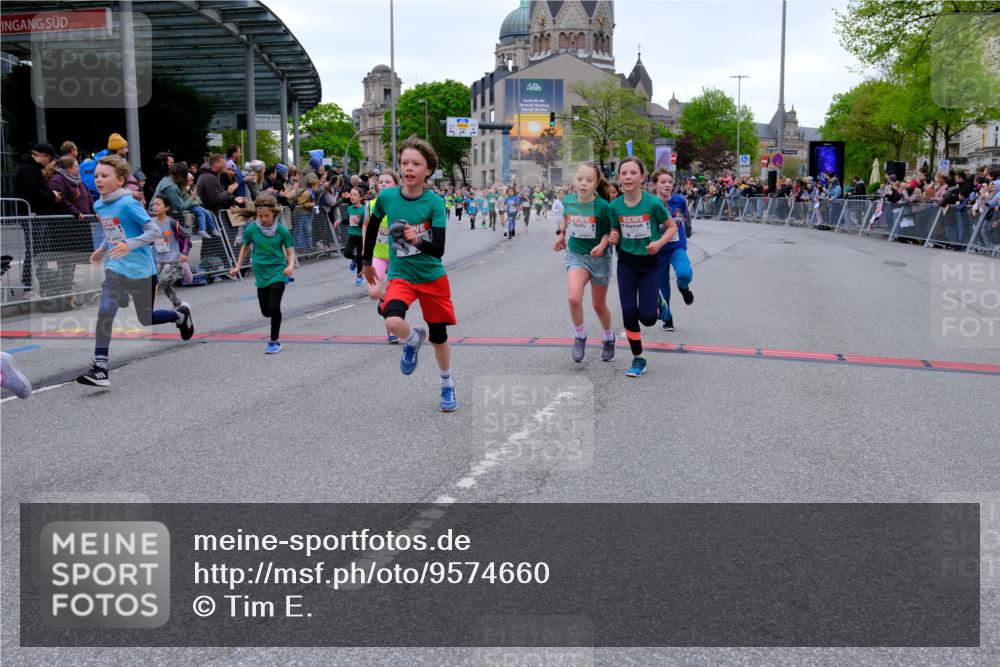 25.04.2026 - Das Zehntel Tim E. http://msf.ph/oto/9574660 25.04.2026 10:51:18 Ziel 5120, 5415, 5518, 5550, 5753, 5761, 6055, 6068, 6077, 6083, 6097, 6124, 6156, 6350, 6687, 6712, 6721, 6917, 6936, 6942, 6951, 6957, 7182, 7321, 7545, 7723, 7729, 7857, 7880, 7910, 7911, 7913, 7952, 7973, 8023, 8039 meine-sportfotos.de