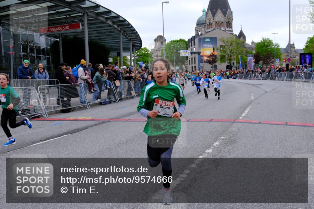 25.04.2026 - Das Zehntel Tim E. http://msf.ph/oto/9574666 25.04.2026 10:51:20 Ziel 5120, 5415, 5518, 5550, 5688, 5753, 5761, 6068, 6077, 6083, 6097, 6124, 6156, 6350, 6687, 6712, 6721, 6908, 6917, 6936, 6942, 6951, 7158, 7182, 7321, 7545, 7723, 7729, 7857, 7880, 7900, 7910, 7911, 7913, 7952, 7973, 8023, 8039 meine-sportfotos.de