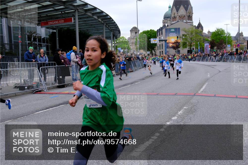 25.04.2026 - Das Zehntel Tim E. http://msf.ph/oto/9574668 25.04.2026 10:51:21 Ziel 5120, 5415, 5518, 5550, 5688, 5753, 5761, 6068, 6077, 6083, 6097, 6124, 6350, 6659, 6687, 6691, 6712, 6721, 6908, 6917, 6936, 6942, 6951, 7158, 7182, 7321, 7545, 7719, 7723, 7729, 7857, 7880, 7900, 7910, 7911, 7913, 7952, 7973, 8023, 8039 meine-sportfotos.de