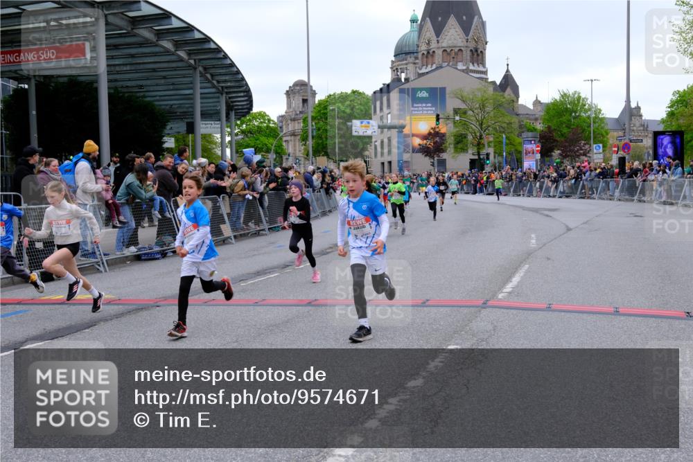 25.04.2026 - Das Zehntel Tim E. http://msf.ph/oto/9574671 25.04.2026 10:51:22 Ziel 5120, 5415, 5550, 5688, 6068, 6077, 6083, 6097, 6124, 6350, 6659, 6687, 6691, 6908, 6917, 6936, 6942, 6951, 7158, 7182, 7321, 7719, 7723, 7729, 7857, 7880, 7900, 7910, 7911, 7913, 7952, 7973, 7981, 8023, 8039 meine-sportfotos.de