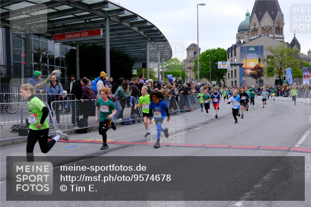 25.04.2026 - Das Zehntel Tim E. http://msf.ph/oto/9574678 25.04.2026 10:51:25 Ziel 5120, 5415, 5550, 5688, 5794, 5838, 6088, 6350, 6659, 6687, 6691, 6908, 7073, 7158, 7169, 7178, 7186, 7321, 7332, 7590, 7719, 7723, 7729, 7900, 7910, 7911, 7946, 7981, 8023, 8039 meine-sportfotos.de
