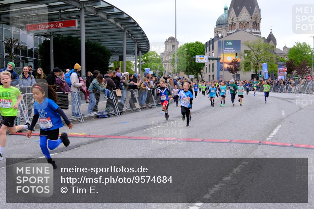 25.04.2026 - Das Zehntel Tim E. http://msf.ph/oto/9574684 25.04.2026 10:51:26 Ziel 5251, 5550, 5688, 5794, 5838, 6088, 6350, 6659, 6691, 6908, 7073, 7158, 7169, 7178, 7186, 7321, 7332, 7590, 7719, 7723, 7729, 7900, 7911, 7946, 7957, 7981, 8023, 8039 meine-sportfotos.de