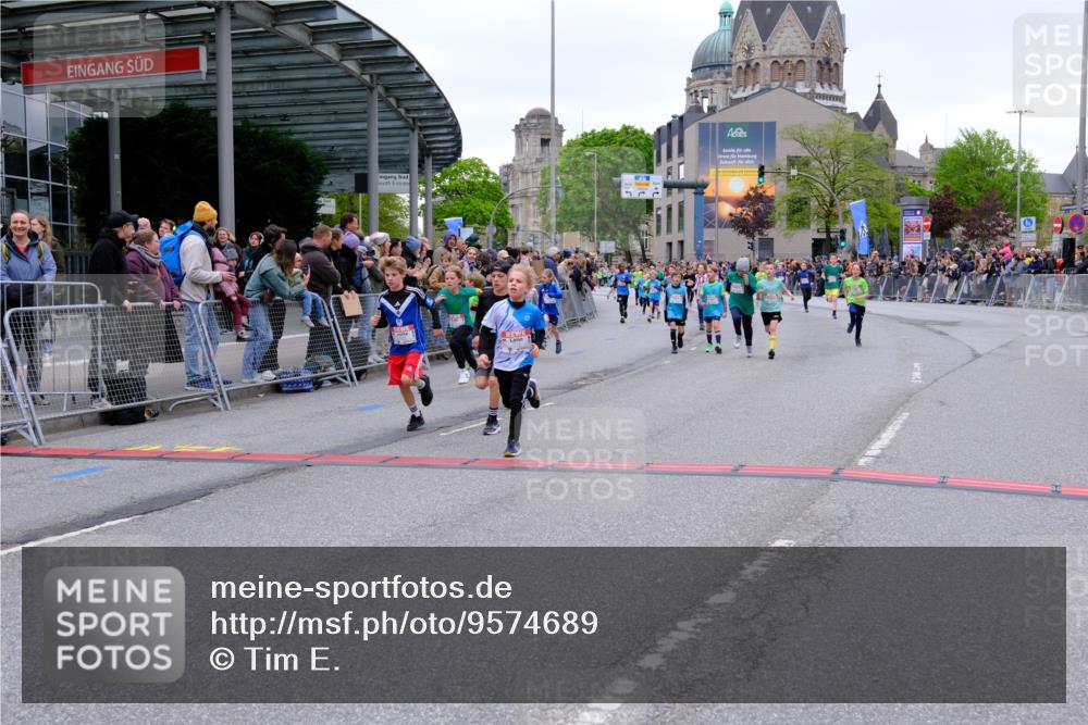 25.04.2026 - Das Zehntel Tim E. http://msf.ph/oto/9574689 25.04.2026 10:51:27 Ziel 5251, 5379, 5688, 5794, 5838, 6088, 6350, 6659, 6691, 6856, 6908, 6988, 7073, 7158, 7169, 7178, 7186, 7321, 7332, 7590, 7719, 7723, 7729, 7900, 7946, 7957, 7981, 8023, 8039 meine-sportfotos.de