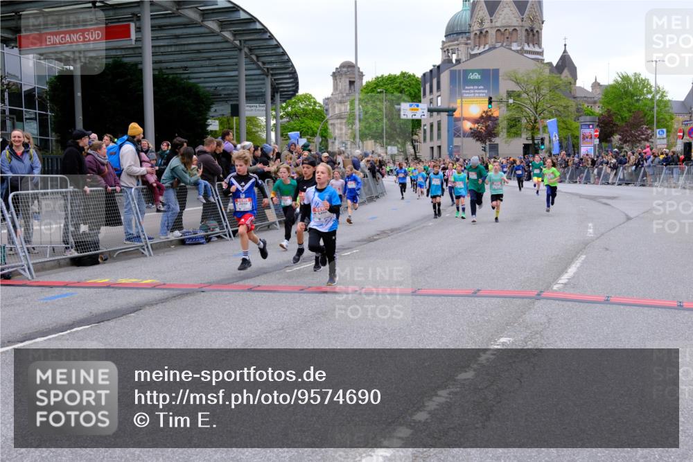 25.04.2026 - Das Zehntel Tim E. http://msf.ph/oto/9574690 25.04.2026 10:51:27 Ziel 5251, 5379, 5688, 5794, 5838, 6088, 6350, 6659, 6691, 6856, 6908, 6988, 7073, 7158, 7169, 7178, 7186, 7321, 7332, 7590, 7719, 7723, 7729, 7900, 7946, 7957, 7981, 8023, 8039 meine-sportfotos.de