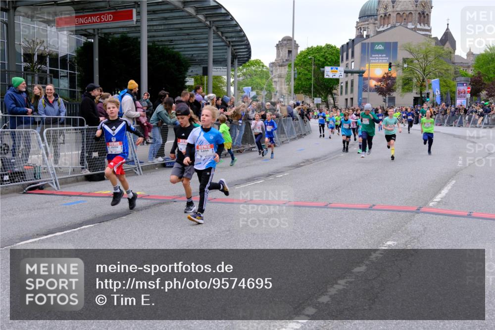 25.04.2026 - Das Zehntel Tim E. http://msf.ph/oto/9574695 25.04.2026 10:51:27 Ziel 5251, 5379, 5688, 5794, 5838, 6088, 6350, 6659, 6691, 6856, 6908, 6988, 7073, 7158, 7169, 7178, 7186, 7321, 7332, 7590, 7719, 7723, 7729, 7900, 7946, 7957, 7981, 8023, 8039 meine-sportfotos.de