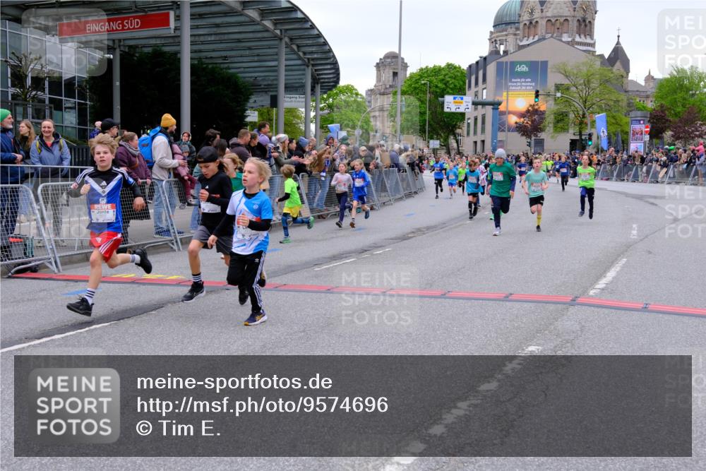 25.04.2026 - Das Zehntel Tim E. http://msf.ph/oto/9574696 25.04.2026 10:51:27 Ziel 5251, 5379, 5688, 5794, 5838, 6088, 6350, 6659, 6691, 6856, 6908, 6988, 7073, 7158, 7169, 7178, 7186, 7321, 7332, 7590, 7719, 7723, 7729, 7900, 7946, 7957, 7981, 8023, 8039 meine-sportfotos.de