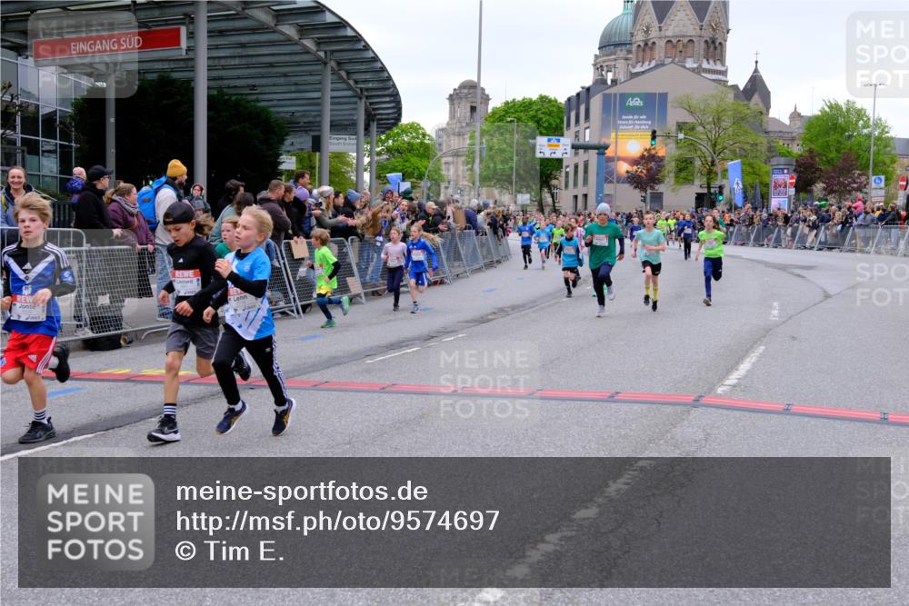 25.04.2026 - Das Zehntel Tim E. http://msf.ph/oto/9574697 25.04.2026 10:51:27 Ziel 5251, 5379, 5688, 5794, 5838, 6088, 6350, 6659, 6691, 6856, 6908, 6988, 7073, 7158, 7169, 7178, 7186, 7321, 7332, 7590, 7719, 7723, 7729, 7900, 7946, 7957, 7981, 8023, 8039 meine-sportfotos.de