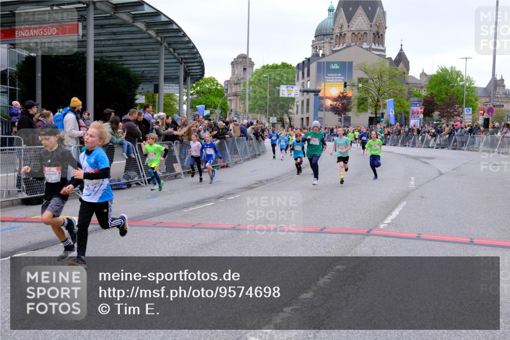 25.04.2026 - Das Zehntel Tim E. http://msf.ph/oto/9574698 25.04.2026 10:51:27 Ziel 5251, 5379, 5688, 5794, 5838, 6088, 6350, 6659, 6691, 6856, 6908, 6988, 7073, 7158, 7169, 7178, 7186, 7321, 7332, 7590, 7719, 7723, 7729, 7900, 7946, 7957, 7981, 8023, 8039 meine-sportfotos.de