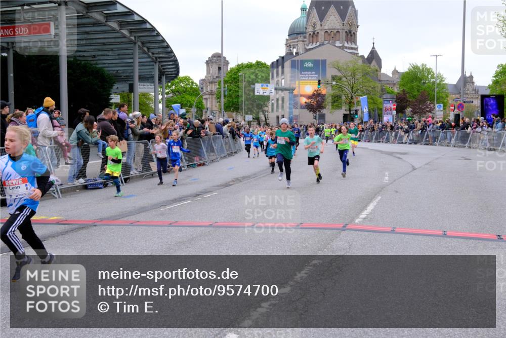 25.04.2026 - Das Zehntel Tim E. http://msf.ph/oto/9574700 25.04.2026 10:51:28 Ziel 5251, 5362, 5379, 5396, 5433, 5688, 5794, 5838, 6088, 6350, 6659, 6691, 6856, 6908, 6988, 7073, 7136, 7158, 7169, 7178, 7186, 7321, 7332, 7590, 7719, 7723, 7729, 7900, 7946, 7957, 7981, 8023, 8039 meine-sportfotos.de