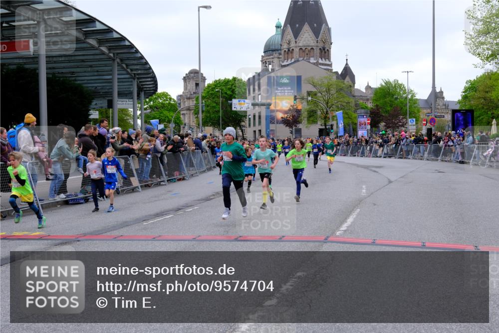 25.04.2026 - Das Zehntel Tim E. http://msf.ph/oto/9574704 25.04.2026 10:51:28 Ziel 5251, 5362, 5379, 5396, 5433, 5688, 5794, 5838, 6088, 6350, 6659, 6691, 6856, 6908, 6988, 7073, 7136, 7158, 7169, 7178, 7186, 7321, 7332, 7590, 7719, 7723, 7729, 7900, 7946, 7957, 7981, 8023, 8039 meine-sportfotos.de