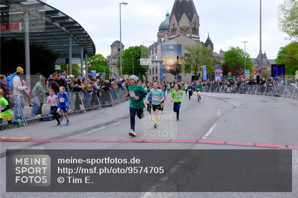 25.04.2026 - Das Zehntel Tim E. http://msf.ph/oto/9574705 25.04.2026 10:51:28 Ziel 5251, 5362, 5379, 5396, 5433, 5688, 5794, 5838, 6088, 6350, 6659, 6691, 6856, 6908, 6988, 7073, 7136, 7158, 7169, 7178, 7186, 7321, 7332, 7590, 7719, 7723, 7729, 7900, 7946, 7957, 7981, 8023, 8039 meine-sportfotos.de
