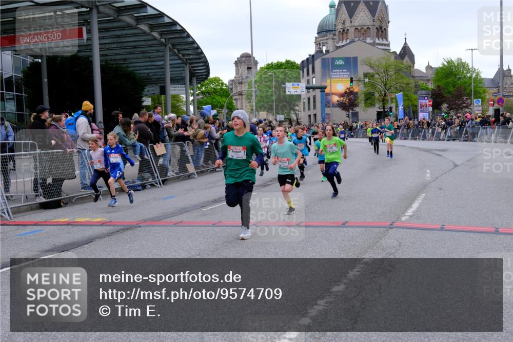 25.04.2026 - Das Zehntel Tim E. http://msf.ph/oto/9574709 25.04.2026 10:51:29 Ziel 5251, 5362, 5379, 5396, 5433, 5688, 5794, 5838, 6088, 6532, 6550, 6659, 6691, 6822, 6856, 6908, 6988, 7073, 7136, 7158, 7169, 7178, 7186, 7321, 7332, 7590, 7719, 7900, 7946, 7957, 7981, 8039 meine-sportfotos.de