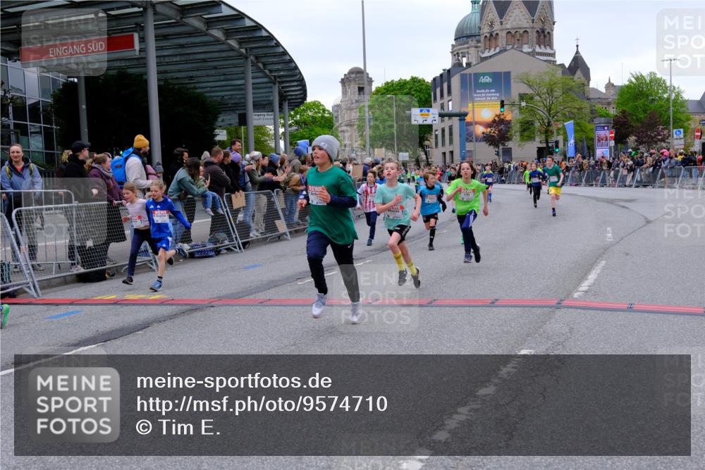 25.04.2026 - Das Zehntel Tim E. http://msf.ph/oto/9574710 25.04.2026 10:51:29 Ziel 5251, 5362, 5379, 5396, 5433, 5688, 5794, 5838, 6088, 6532, 6550, 6659, 6691, 6822, 6856, 6908, 6988, 7073, 7136, 7158, 7169, 7178, 7186, 7321, 7332, 7590, 7719, 7900, 7946, 7957, 7981, 8039 meine-sportfotos.de