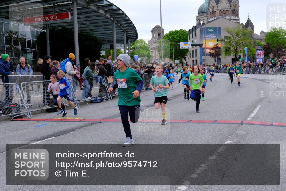 25.04.2026 - Das Zehntel Tim E. http://msf.ph/oto/9574712 25.04.2026 10:51:29 Ziel 5251, 5362, 5379, 5396, 5433, 5688, 5794, 5838, 6088, 6532, 6550, 6659, 6691, 6822, 6856, 6908, 6988, 7073, 7136, 7158, 7169, 7178, 7186, 7321, 7332, 7590, 7719, 7900, 7946, 7957, 7981, 8039 meine-sportfotos.de