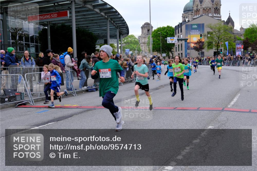 25.04.2026 - Das Zehntel Tim E. http://msf.ph/oto/9574713 25.04.2026 10:51:29 Ziel 5251, 5362, 5379, 5396, 5433, 5688, 5794, 5838, 6088, 6532, 6550, 6659, 6691, 6822, 6856, 6908, 6988, 7073, 7136, 7158, 7169, 7178, 7186, 7321, 7332, 7590, 7719, 7900, 7946, 7957, 7981, 8039 meine-sportfotos.de