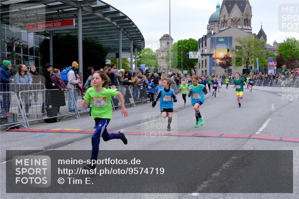 25.04.2026 - Das Zehntel Tim E. http://msf.ph/oto/9574719 25.04.2026 10:51:30 Ziel 5251, 5362, 5379, 5396, 5433, 5492, 5575, 5688, 5794, 5838, 6088, 6532, 6550, 6659, 6691, 6822, 6856, 6908, 6988, 7073, 7136, 7158, 7169, 7178, 7186, 7321, 7332, 7590, 7719, 7900, 7946, 7957, 7981 meine-sportfotos.de