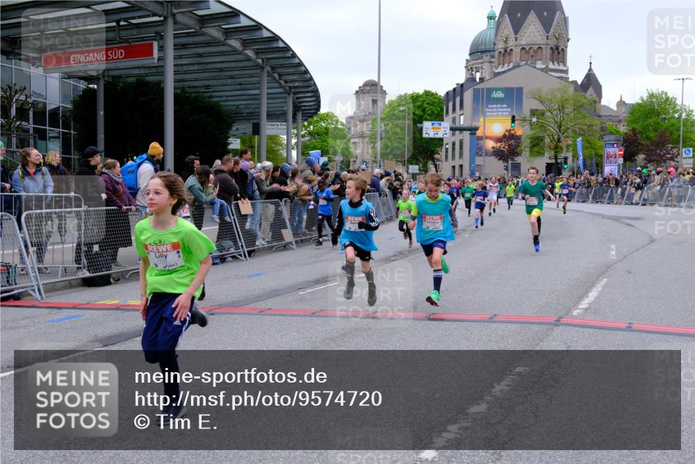25.04.2026 - Das Zehntel Tim E. http://msf.ph/oto/9574720 25.04.2026 10:51:30 Ziel 5251, 5362, 5379, 5396, 5433, 5492, 5575, 5688, 5794, 5838, 6088, 6532, 6550, 6659, 6691, 6822, 6856, 6908, 6988, 7073, 7136, 7158, 7169, 7178, 7186, 7321, 7332, 7590, 7719, 7900, 7946, 7957, 7981 meine-sportfotos.de
